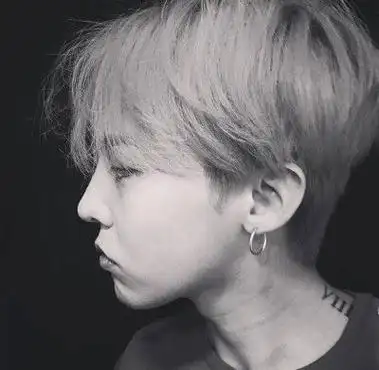 男生头像权志龙黑白抱歉之前搞错了