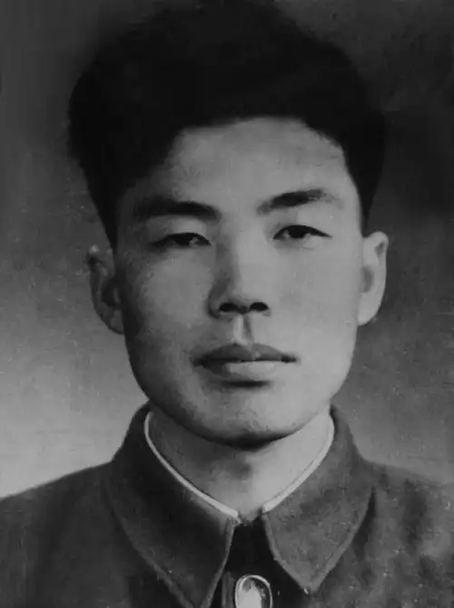 杀敌英雄 血洒长空张庆和:1952年1月18日,李雪瑞入葬沈阳抗美援朝烈士