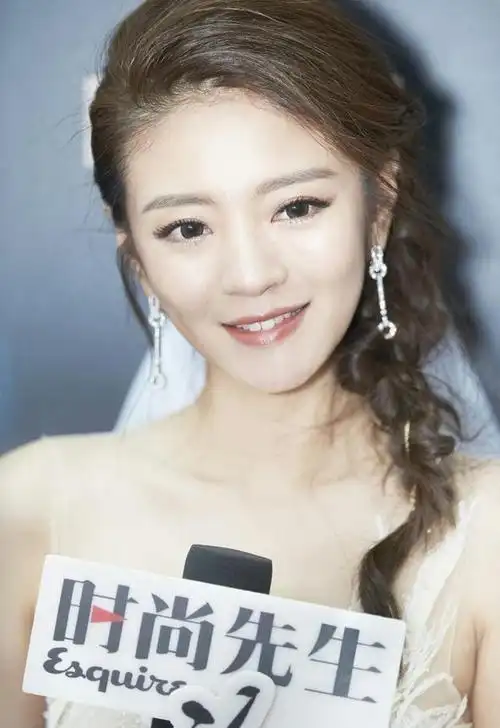 安以轩:奶奶是地主老爸开公司,惨遭大s截胡,又被李承铉辜负?