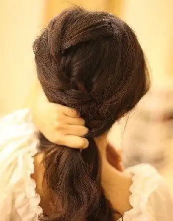 diy侧马尾编发添温柔气质