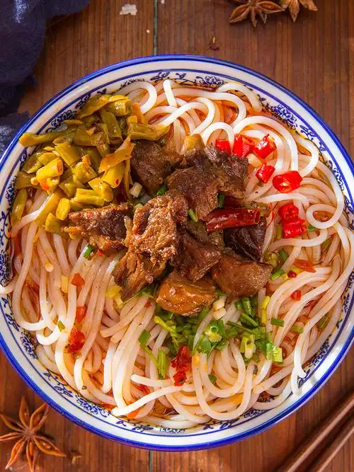 米粉寻德湖南常德津市红烧牛肉肉粉方便速食方便面