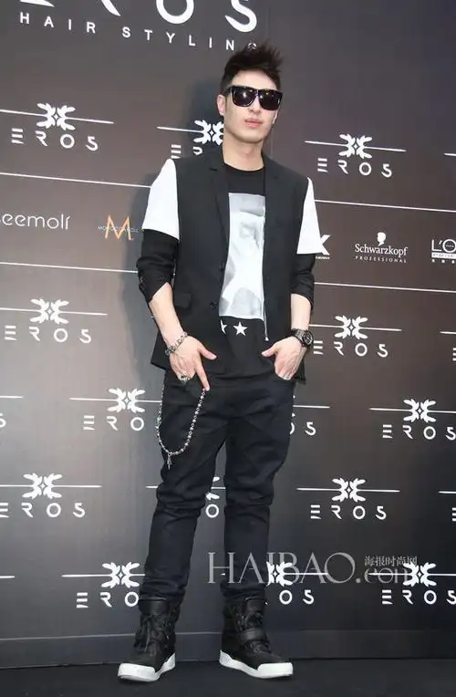 亚洲男明星一周着装搭配合辑:帅锅穿衣太保守_服装人物_中国服装网