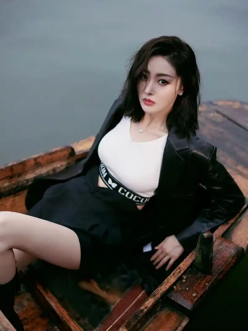 张天爱# 张天爱个子不算高,但是腿长,身材比例好好啊[亲吻][亲吻]