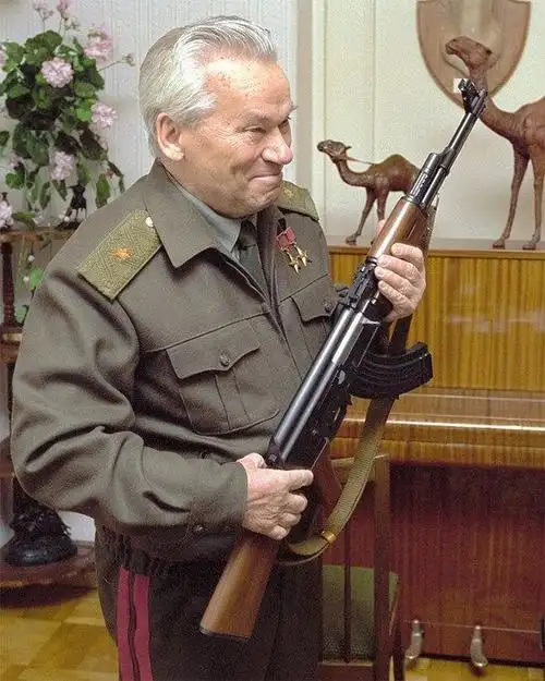 枪王之王ak47自动步枪:萨沙的兵器图谱第366期