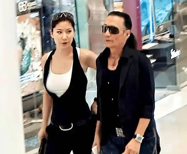 年龄差异巨大的爱情失散5年后谢贤与12岁巨龄的coco又会如何