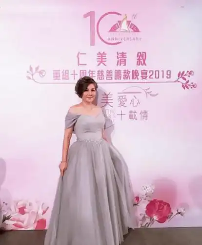 除了《赌侠》之外,王玮亦参演过《日落卡门》,《92应召女郎》以及《鸭