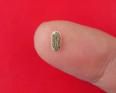 图文:〔图文互动〕(2)浙江微雕大师展绝技美42位总统显形米粒大象牙