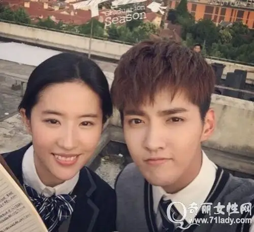 吴亦凡刘亦菲吻戏 吴亦凡刘亦菲合照俩人颜值爆表(2)