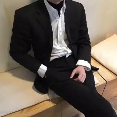 西装控不露脸气质男头像图片 高清最新2022西装扯领带男生头像