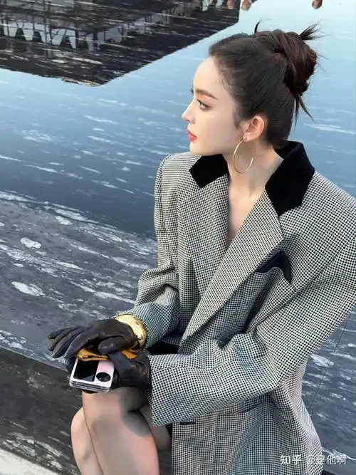 古力娜扎巴黎时装周,该造型有哪些亮点?