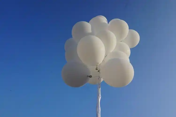 2017年末告白气球开启artpop泡泡文化艺术空间