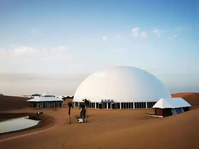 腾格里沙漠星星酒店