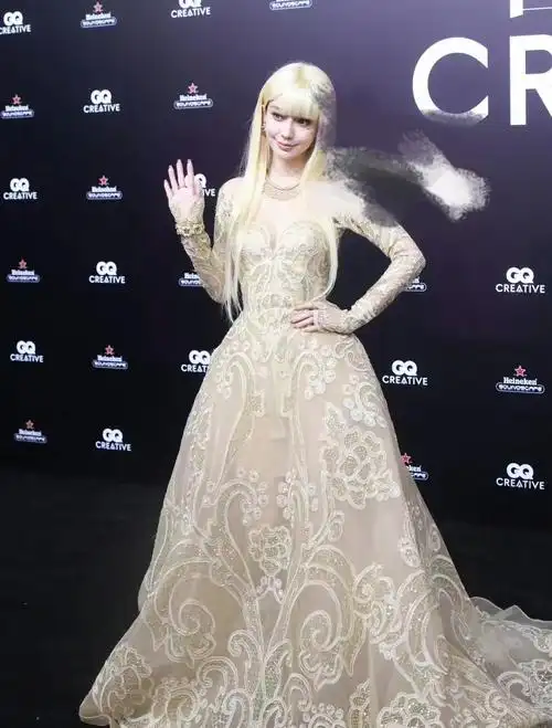 angelababy走gq红毯惊艳!