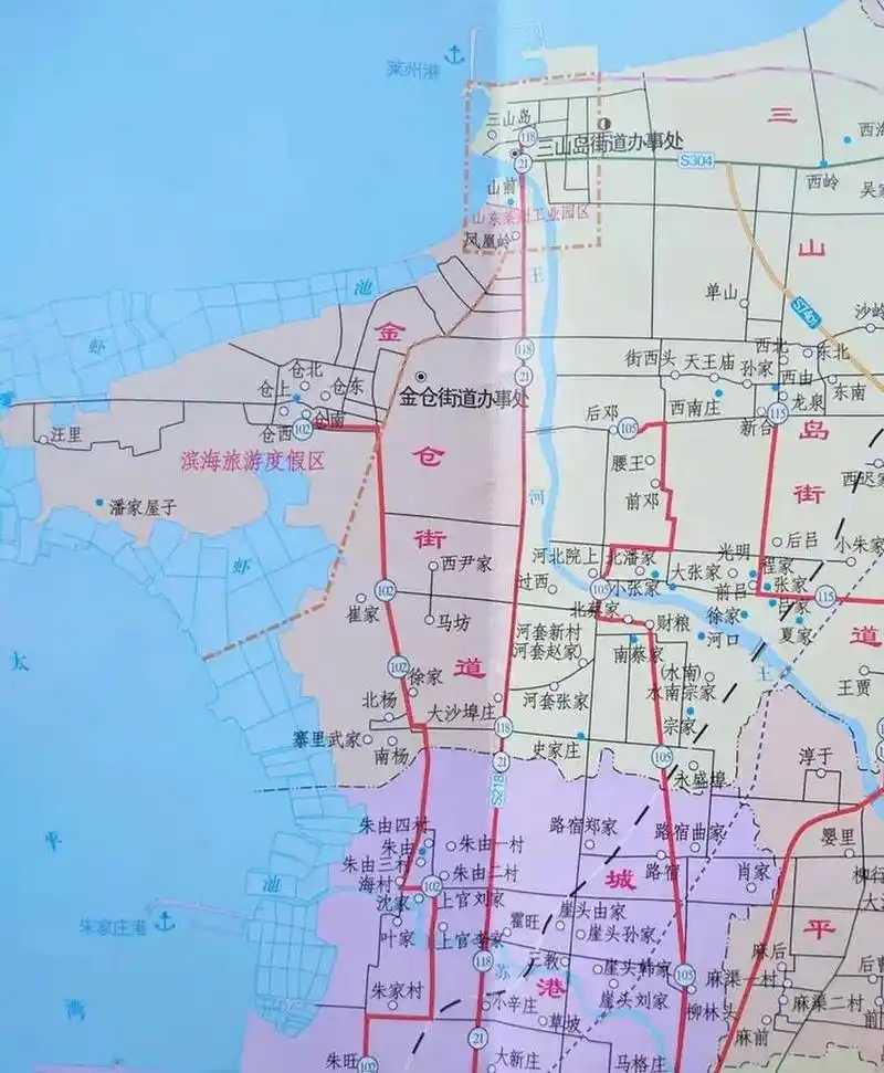 三山岛西南部是金仓街道,那里海边有连片的虾池,现在的三山岛和金仓