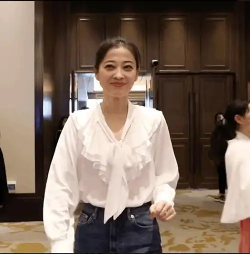 梅婷都是真实容貌46岁皮肤黄黑眼圈重自然干净不化妆都漂亮