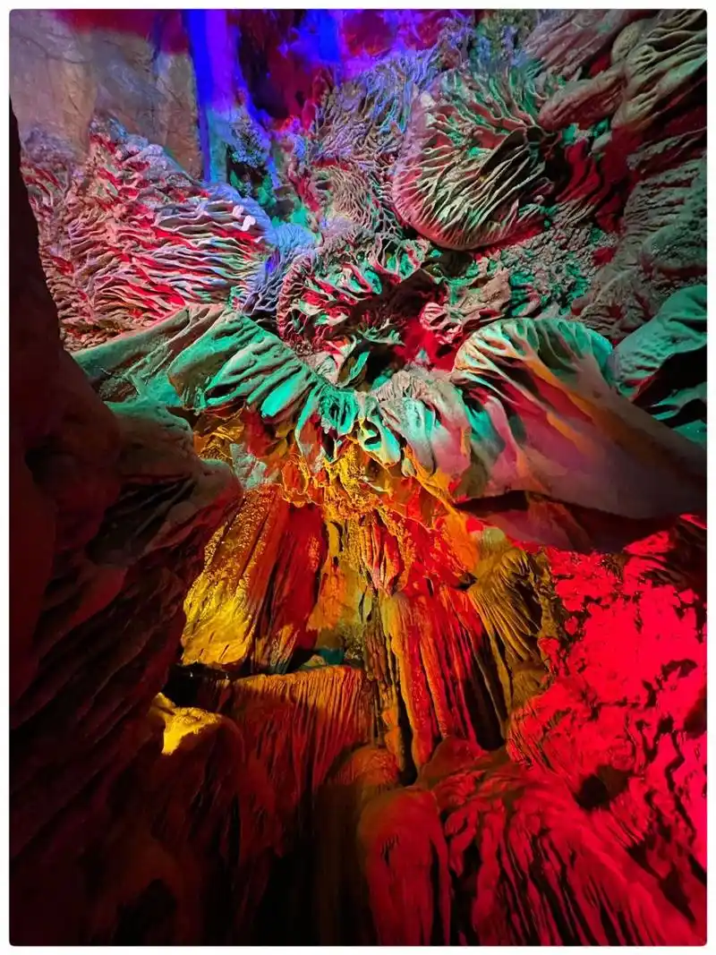 阳春旅游·龙宫岩,大自然的鬼斧神工 位于阳春春湾风景区内 布光特别