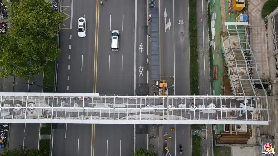 济南这里新添一座过街天桥未来市民过马路更快捷更安全了