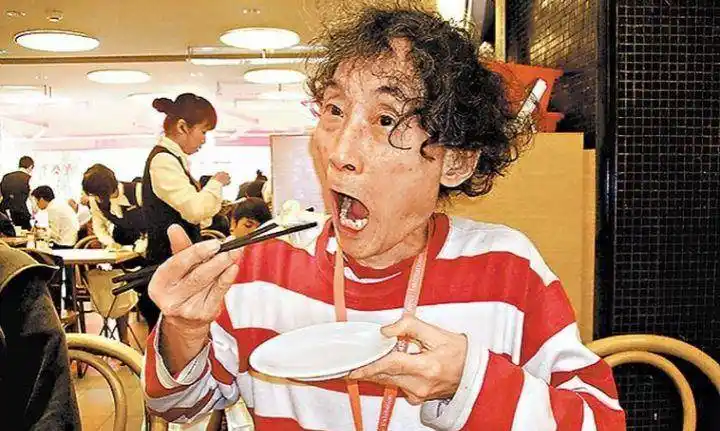 漫画大师伊藤润二的启蒙者楳图一雄的《漂流教室》你看过吗?