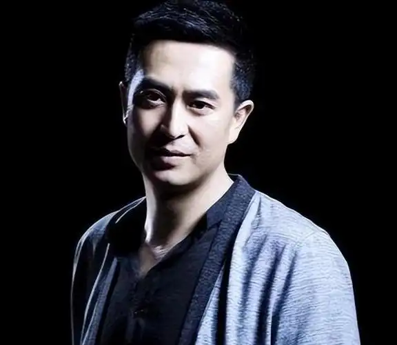 比如我们熟知的演员张嘉译,他曾为《白鹿原》《建党伟业》等作品获得