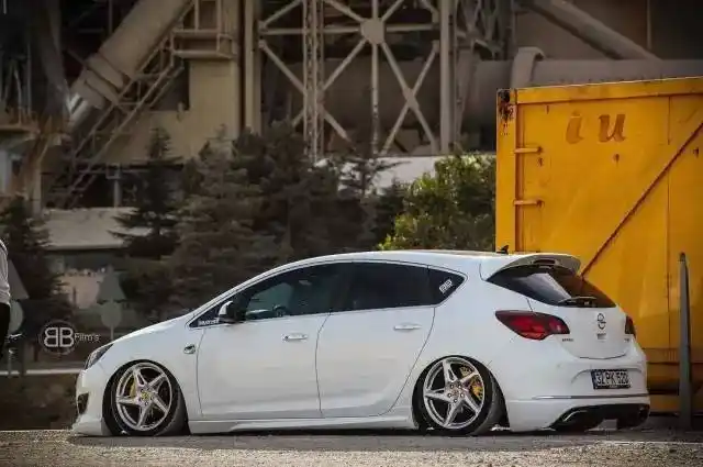 别克英朗改装居然这么帅