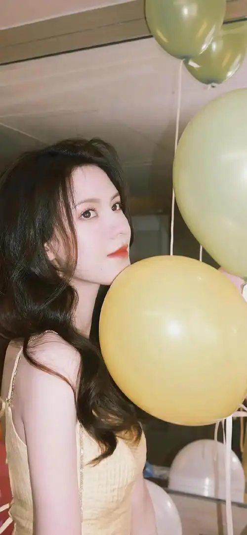 优雅女神邻家女孩张予曦写真图集