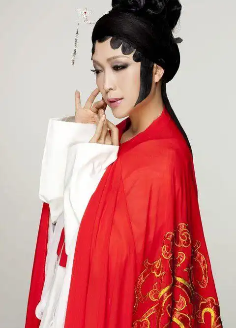 李玉刚为郑州捐款舞台上的他芳华绝代舞台下的他纯朴善良