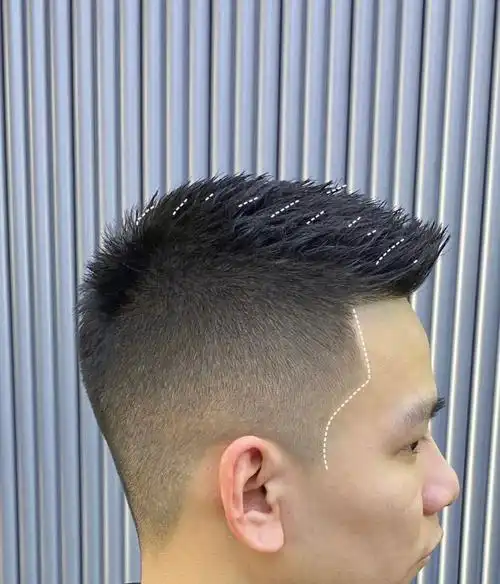 男生短发短前刺男生短发短前刺发型