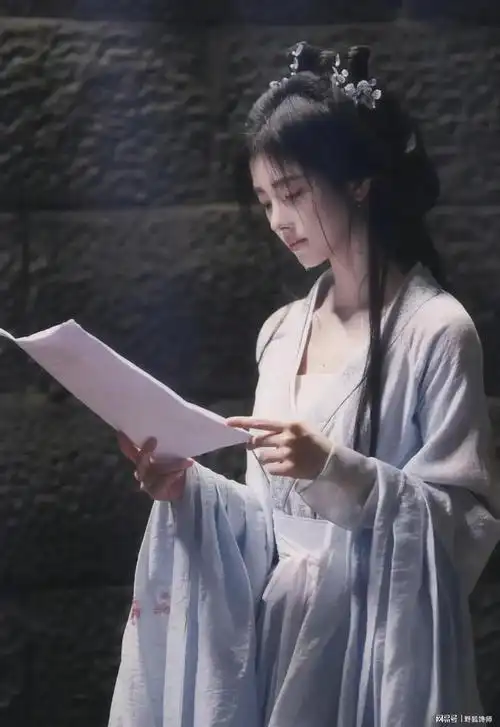 鞠婧祎新剧花间令杀青鞠婧祎造型好美不愧是四千年美女