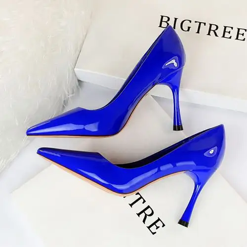 宝蓝色尖头女细跟高跟鞋子穿搭|宝蓝色尖头女细跟高跟鞋子品牌|宝蓝色