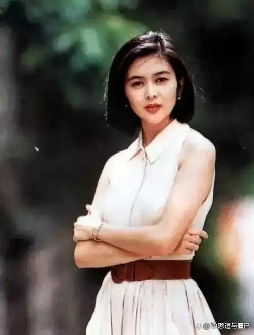 她做了几任富豪的"小三",是刘德华最般配的荧幕情侣