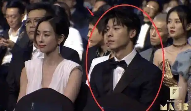 "时尚盛典"台下男明星生图火了,没有美颜成"卸妆晚会",少女都沸腾了