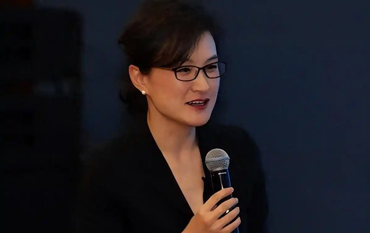 董倩:从央视名嘴到"退出主持界",25年主持生涯到底做错了啥?