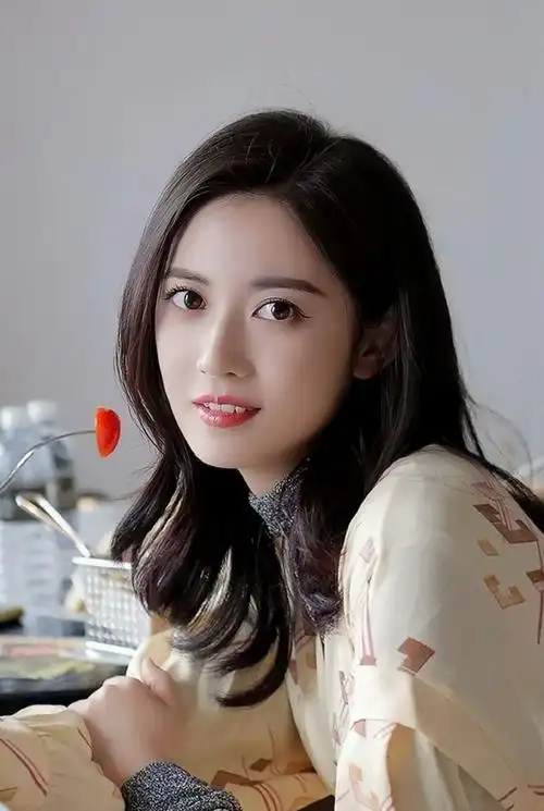 陈钰琪高清冷艳美照,美艳动人!__财经头条