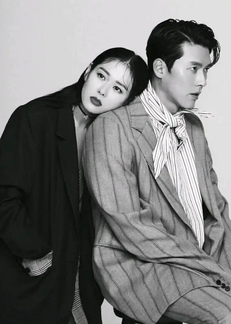 玄彬孙艺珍合体拍摄杂志封面,男神女神的超绝组合!