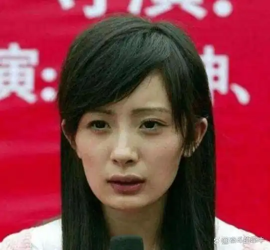 不少网友找到了一张杨幂几年前的老照片.