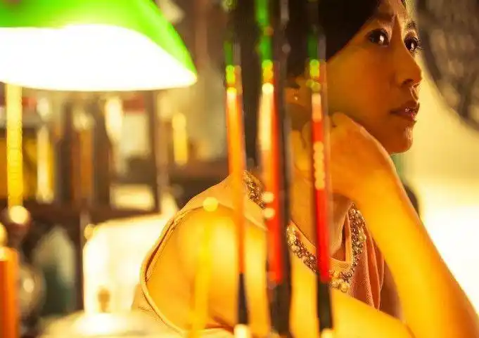 陈意涵8个月身孕还在出席电影庆功会,因为电影票房破两亿太开心