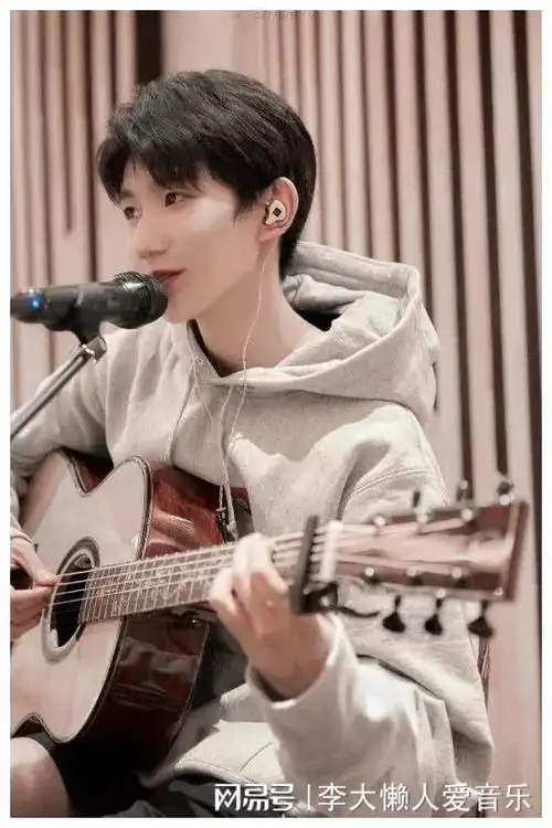 他自2018年以来每个月所写的文章更多关于王源的文章,可以在知乎上找