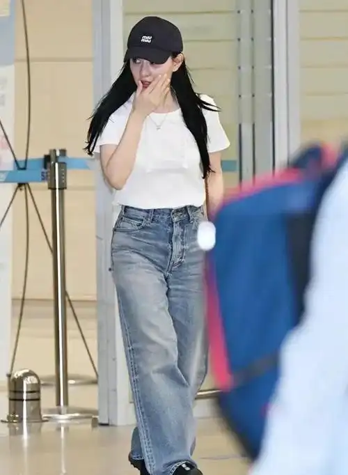 金智媛因《眼泪女王》飞升韩国顶流,全身上下变成行走的广告位