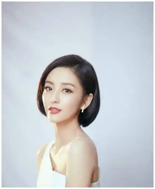 夏天女人剪这3款"短发"减龄时髦,奔四奔五大妈剪了变少女_佟丽娅_发型