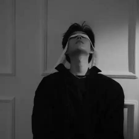 文艺小清新高冷黑白男头,很开心看到这样的男神了-黑白头像