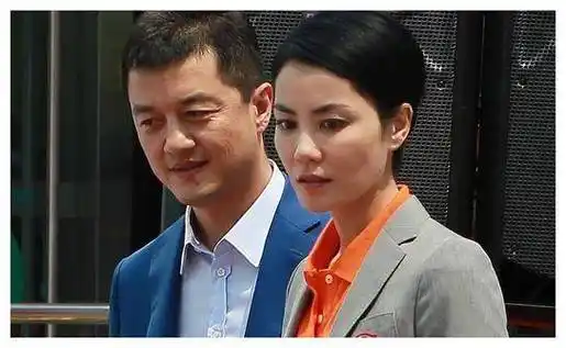 原创王菲喜得千金急不得嘲李亚鹏请先了解情形吧