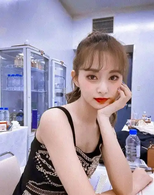 南韩第四代神颜:是裴炫珠还是金智秀?