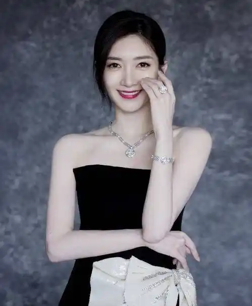 江疏影又高又白,如果参加《姐姐3》不会输给前两季的万茜和王鸥_话题