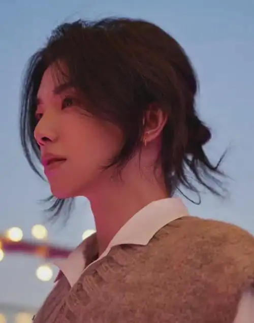 32岁华晨宇新造型曝光长发蓬松撞脸浪胃仙网友华阿姨好