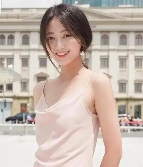 美女漂亮,温柔气质佳!