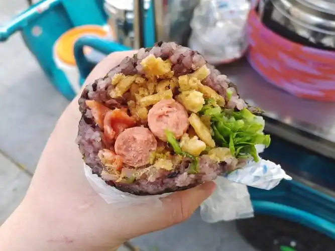 摆摊卖饭团第36天