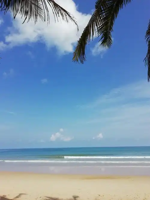 蓝天 大海 阳光 沙滩 (普吉岛卡马拉海滨)