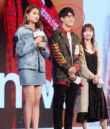 有种"纸片人"叫鞠婧祎,被118斤曾舜晞揽住,体格差我没眼花?