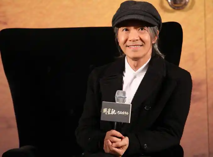 p>周星驰(stephen chow),1962年6月22日出生于香港,祖籍浙江省宁波市