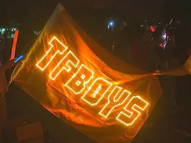 tfboys  !今日最佳!今日最嗨!终于!夏天的风吹来了财院!